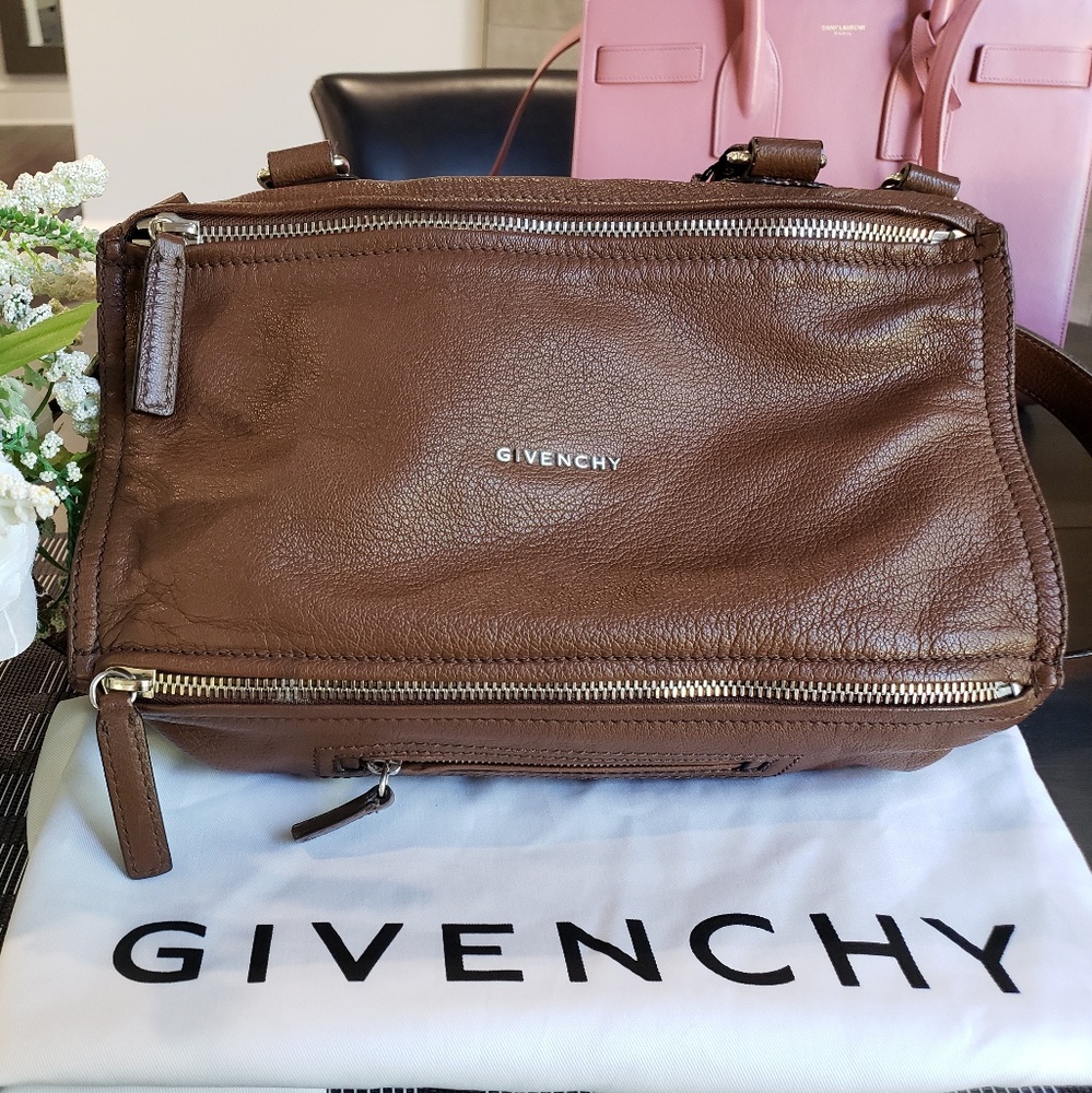 ❤️sold❤️Authentic Givenchy Pandora